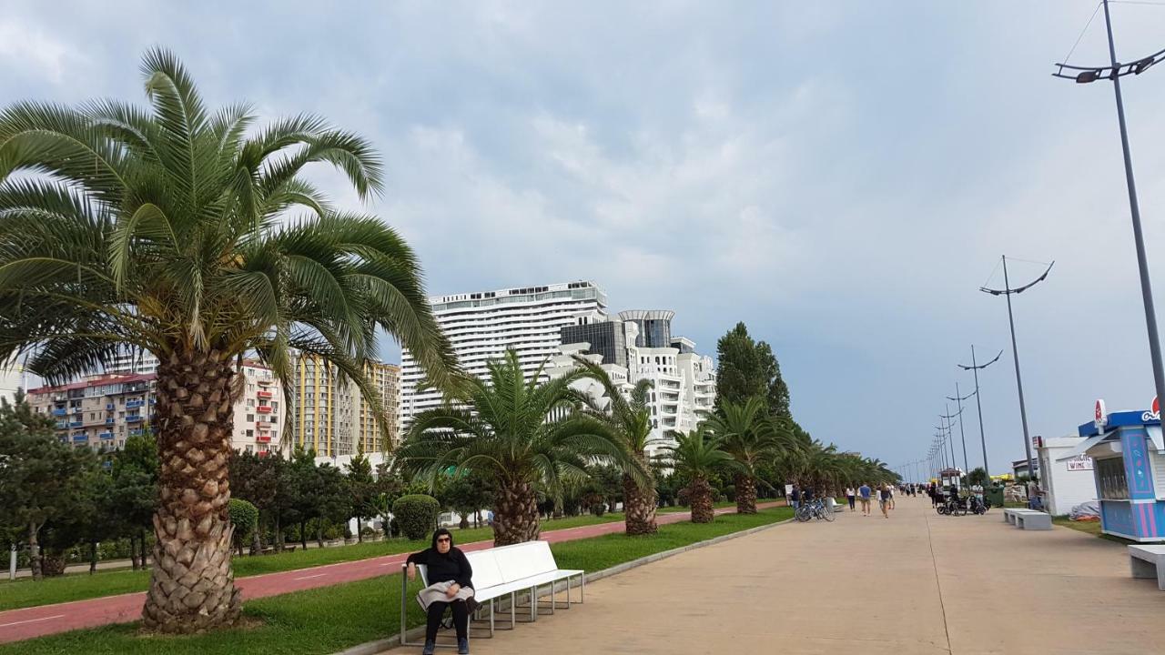 Deluxe Hotel Room In The Heart Of Batumi Orbi City A Block 外观 照片